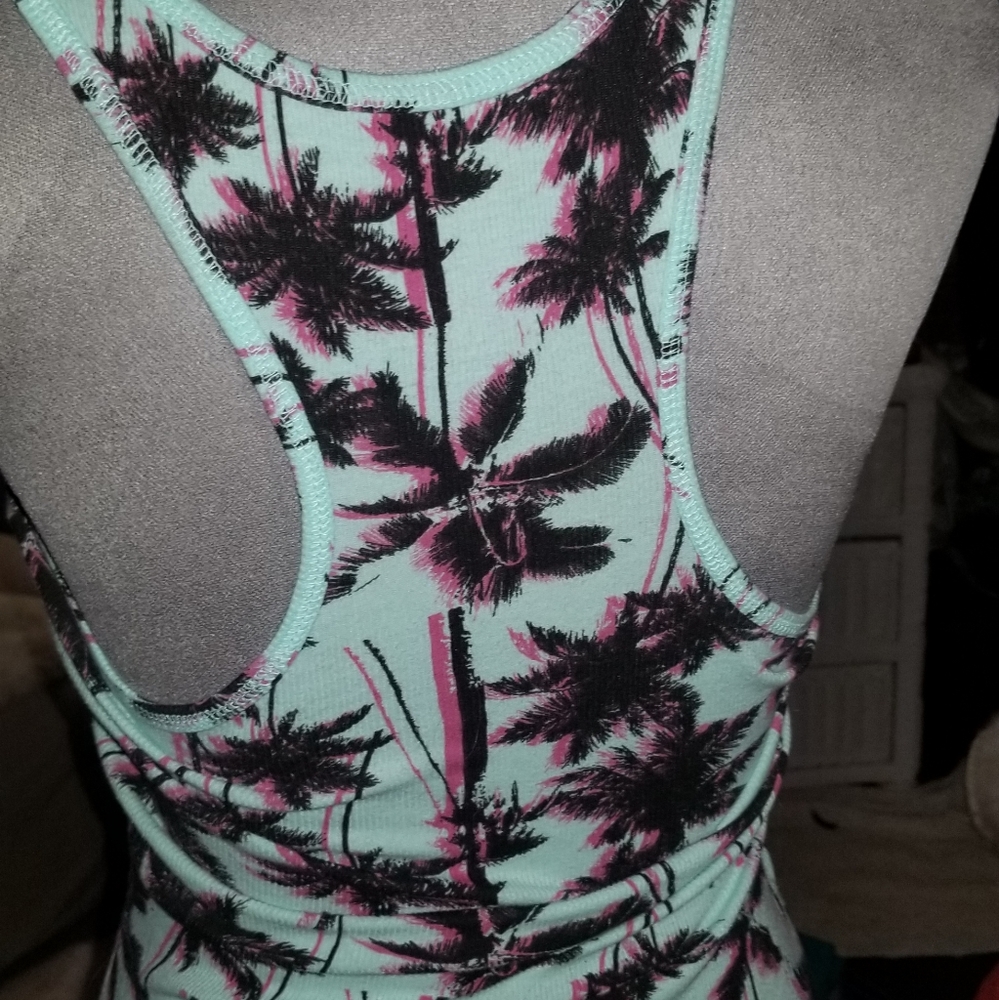 Tank - Picture 3 of 3